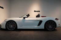 ポルシェ 718 ボクスター GTS 6MT スポーツデザイン&GTSインテリア&カーボンインテリアPKG 20インチ911turboホイール BOSEサウンド 禁煙車 中古車 中古車