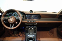 ポルシェ 911(Type992) Targa 4 GTS 992.2後期モデル 1オーナー Sport DesignPKGカーボン PCCB クラブレザーインテリア 中古車 中古車