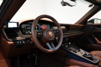 ポルシェ 911(Type992) Targa 4 GTS 992.2後期モデル 1オーナー Sport DesignPKGカーボン PCCB クラブレザーインテリア 中古車 中古車