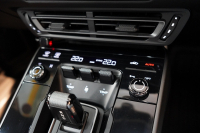 ポルシェ 911(Type992) Targa 4 PDK スポクロ スポーツテールパイプ 20/21インチカレラクラシックホイール レザーインテリア 14wayシート Burmesterサウンド 中古車 中古車