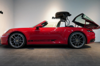 ポルシェ 911(Type992) Targa 4 PDK スポクロ スポーツテールパイプ 20/21インチカレラクラシックホイール レザーインテリア 14wayシート Burmesterサウンド 中古車 中古車