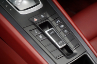 ポルシェ 911(Type991.2) 911(991.2)Targa4 GTS カーボンステアリング ボルドーレッドオールレザーインテリア 中古車 中古車