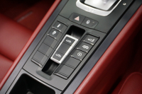 ポルシェ 911(Type991.2) 911(991.2)Targa4 GTS カーボンステアリング ボルドーレッドオールレザーインテリア 中古車 中古車