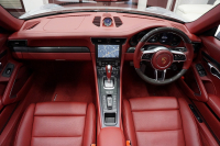 ポルシェ 911(Type991.2) 911(991.2)Targa4 GTS カーボンステアリング ボルドーレッドオールレザーインテリア 中古車 中古車