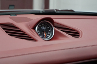 ポルシェ 911(Type991.2) 911(991.2)Targa4 GTS カーボンステアリング ボルドーレッドオールレザーインテリア 中古車 中古車