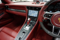 ポルシェ 911(Type991.2) 911(991.2)Targa4 GTS カーボンステアリング ボルドーレッドオールレザーインテリア 中古車 中古車