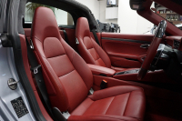 ポルシェ 911(Type991.2) 911(991.2)Targa4 GTS カーボンステアリング ボルドーレッドオールレザーインテリア 中古車 中古車