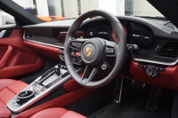 ポルシェ 911(Type992) 911（Type992）Turbo S Cabriolet　 PCCB TurboS Exclusiveホイール Fリフト クレヨン  OP3,383,900  中古車