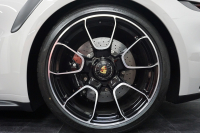 ポルシェ 911(Type992) 911（Type992）Turbo S Cabriolet　 PCCB TurboS Exclusiveホイール Fリフト クレヨン  OP3,383,900  中古車
