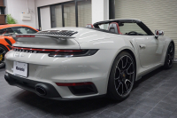 ポルシェ 911(Type992) 911（Type992）Turbo S Cabriolet　 PCCB TurboS Exclusiveホイール Fリフト クレヨン  OP3,383,900  中古車