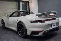 ポルシェ 911(Type992) 911（Type992）Turbo S Cabriolet　 PCCB TurboS Exclusiveホイール Fリフト クレヨン  OP3,383,900  中古車