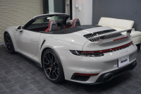 ポルシェ 911(Type992) 911（Type992）Turbo S Cabriolet　 PCCB TurboS Exclusiveホイール Fリフト クレヨン  OP3,383,900  中古車