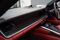 ポルシェ 911(Type992) 911（Type992）Turbo S Cabriolet　 PCCB TurboS Exclusiveホイール Fリフト クレヨン  OP3,383,900  中古車