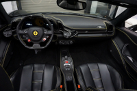 フェラーリ 458スパイダー 2015年最終年式正規ディーラー車 LEDカーボンステア ドライバーズゾーンカーボン  中古車