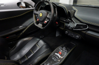 フェラーリ 458スパイダー 2015年最終年式正規ディーラー車 LEDカーボンステア ドライバーズゾーンカーボン  中古車