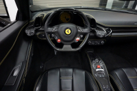 フェラーリ 458スパイダー 2015年最終年式正規ディーラー車 LEDカーボンステア ドライバーズゾーンカーボン  中古車