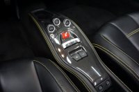 フェラーリ 458スパイダー 2015年最終年式正規ディーラー車 LEDカーボンステア ドライバーズゾーンカーボン  中古車