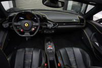 フェラーリ 458スパイダー 2015年最終年式正規ディーラー車 LEDカーボンステア ドライバーズゾーンカーボン  中古車