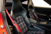 ポルシェ 911(Type991.2) Carrera T 日本未導入モデル7MT ショートシフト スポーツエグゾースト Bカメラ カーボンバケットチェック柄 ガーズレッド  中古車