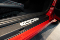 ポルシェ 911(Type991.2) Carrera T 日本未導入モデル7MT ショートシフト スポーツエグゾースト Bカメラ カーボンバケットチェック柄 ガーズレッド  中古車