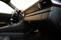 ポルシェ 911(Type991.2) Carrera T 日本未導入モデル7MT ショートシフト スポーツエグゾースト Bカメラ カーボンバケットチェック柄 ガーズレッド  中古車