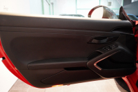 ポルシェ 911(Type991.2) Carrera T 日本未導入モデル7MT ショートシフト スポーツエグゾースト Bカメラ カーボンバケットチェック柄 ガーズレッド  中古車