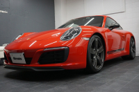 ポルシェ 911(Type991.2) Carrera T 日本未導入モデル7MT ショートシフト スポーツエグゾースト カーボンバケットチェック柄 ガーズレッド  中古車