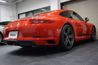 ポルシェ 911(Type991.2) Carrera T 日本未導入モデル7MT ショートシフト スポーツエグゾースト カーボンバケットチェック柄 ガーズレッド  中古車