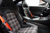 ポルシェ 911(Type991.2) Carrera T 日本未導入モデル7MT ショートシフト スポーツエグゾースト カーボンバケットチェック柄 ガーズレッド  中古車