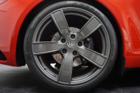 ポルシェ 911(Type991.2) Carrera T 日本未導入モデル7MT ショートシフト スポーツエグゾースト カーボンバケットチェック柄 ガーズレッド  中古車