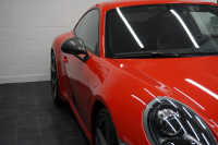 ポルシェ 911(Type991.2) Carrera T 日本未導入モデル7MT ショートシフト スポーツエグゾースト カーボンバケットチェック柄 ガーズレッド  中古車