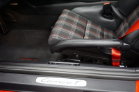 ポルシェ 911(Type991.2) Carrera T 日本未導入モデル7MT ショートシフト スポーツエグゾースト カーボンバケットチェック柄 ガーズレッド  中古車