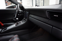 ポルシェ 911(Type991.2) Carrera T 日本未導入モデル7MT ショートシフト スポーツエグゾースト カーボンバケットチェック柄 ガーズレッド  中古車