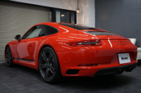 ポルシェ 911(Type991.2) Carrera T 日本未導入モデル7MT ショートシフト スポーツエグゾースト カーボンバケットチェック柄 ガーズレッド  中古車