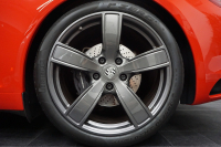 ポルシェ 911(Type991.2) Carrera T 日本未導入モデル7MT ショートシフト スポーツエグゾースト カーボンバケットチェック柄 ガーズレッド  中古車