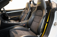 ポルシェ ボクスター Spyder PCCB アダプティブスポーツシート  オールレザー×イエローステッチ キャララホワイトメタリック  中古車