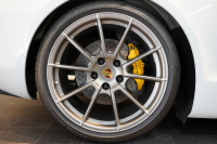 ポルシェ ボクスター Spyder PCCB アダプティブスポーツシート  オールレザー×イエローステッチ キャララホワイトメタリック  中古車