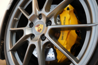 ポルシェ ボクスター Spyder PCCB アダプティブスポーツシート  オールレザー×イエローステッチ キャララホワイトメタリック  中古車