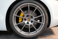 ポルシェ ボクスター Spyder PCCB アダプティブスポーツシート  オールレザー×イエローステッチ キャララホワイトメタリック  中古車