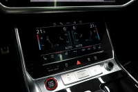 アウディ RS7 パノラマサンルーフ カーボンブレーキ カーボン＆グロスブラックスタイリングパッケージ  OP22インチホイール  中古車