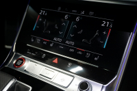 アウディ RS7 パノラマサンルーフ カーボンブレーキ カーボン＆グロスブラックスタイリングパッケージ  OP22インチホイール  中古車