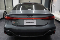 アウディ RS7 パノラマサンルーフ カーボンブレーキ カーボン＆グロスブラックスタイリングパッケージ  OP22インチホイール  中古車