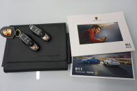 ポルシェ 911(Type991.2) Carrera 7MT PCCB スポーツクロノ スポーツエグゾースト LEDヘッドライト RSスパイダー20ホイール アゲートグレーメタリック  中古車