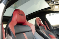 アストンマーティン DBX 707 ホワイトストーン　カーボンsクステリアパック　23AW　デュオトーンインテリア　エクステリアバッジ　レザーカラーパレット　スモークテール 中古車 中古車