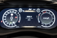 アストンマーティン DBX 707 ホワイトストーン　カーボンsクステリアパック　23AW　デュオトーンインテリア　エクステリアバッジ　レザーカラーパレット　スモークテール 中古車 中古車