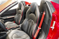 フェラーリ 488スパイダー テーラーメイド/OP2000万over/特別仕様内装 中古車 中古車