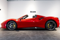 フェラーリ 488スパイダー テーラーメイド/OP2000万over/特別仕様内装 中古車 中古車