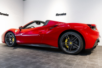 フェラーリ 488スパイダー テーラーメイド/OP2000万over/特別仕様内装 中古車 中古車