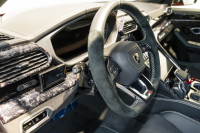 ランボルギーニ ウルス 5名乗車ハイウェイアシスタントPKG　HUD　B&O3Dオーディオ　リアエンタメ　23インチAW 中古車 中古車