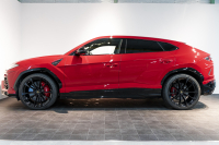 ランボルギーニ ウルス 5名乗車ハイウェイアシスタントPKG　HUD　B&O3Dオーディオ　リアエンタメ　23インチAW 中古車 中古車